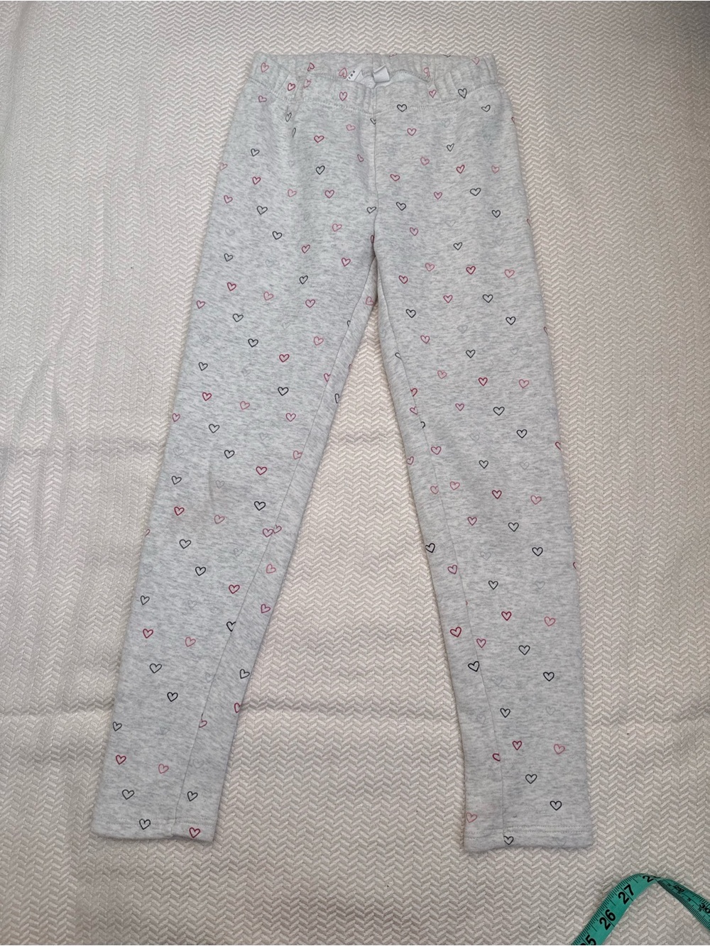 Cozy GAP Gray Leggings with Pink and Black Heart Print